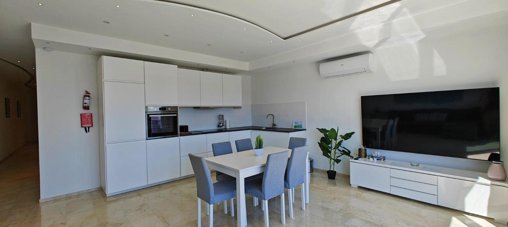 Luxury Sea Front At Spinola Bay St Julians Apartman San Ġiljan Kültér fotó